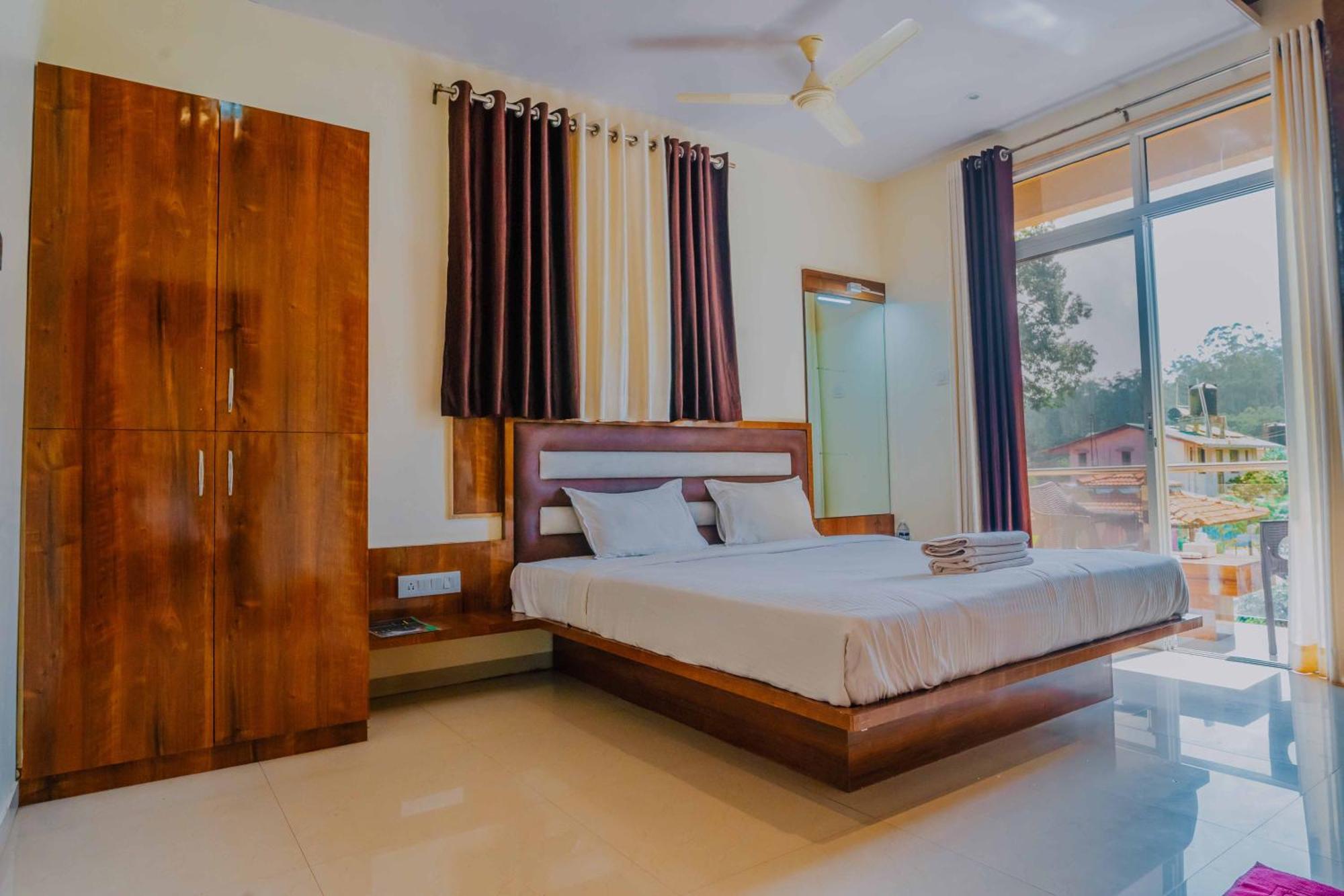 Hotel Oakwood Mahābaleshwar Quarto foto
